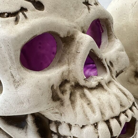 Skulls Ceramic Tea Candle Holders Set of 2 Orange/Purple Halloween Horror Goth - Picture 7 of 16